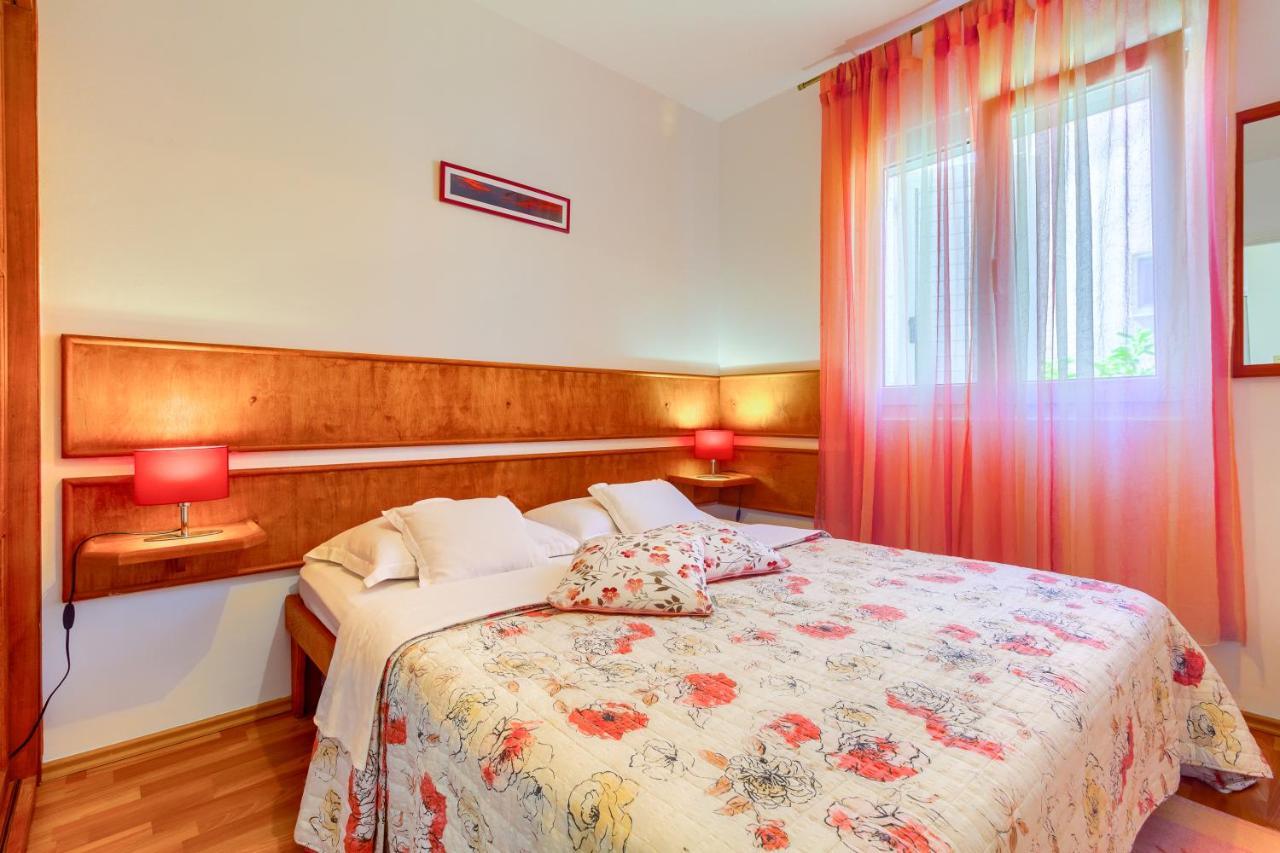 Apartments Meri Trogir Buitenkant foto